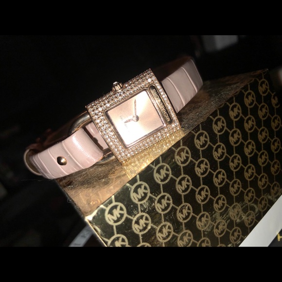 Michael Kors Rose Gold Tone Strap Isadore watch - Picture 3 of 3